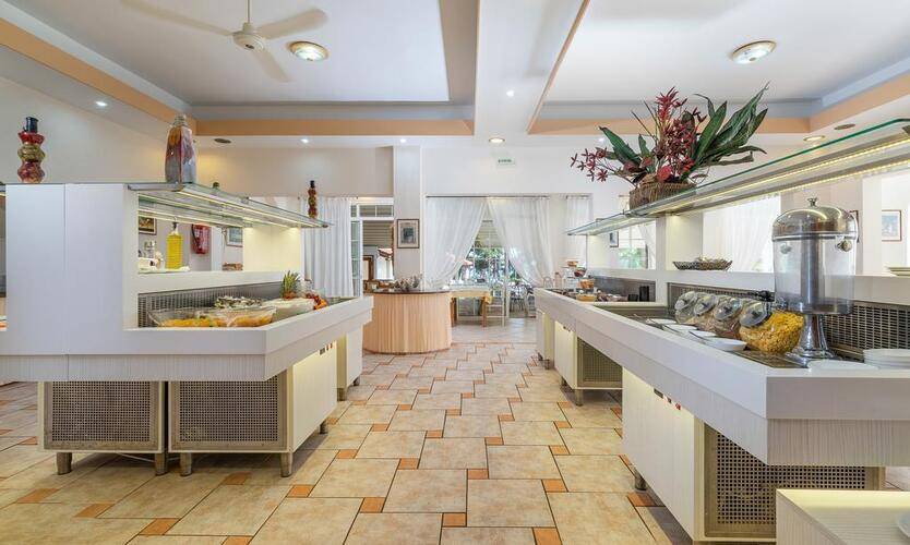 Porfi Beach Hotel