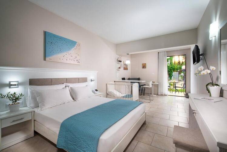 Porfi Beach Hotel