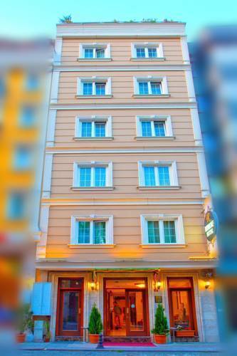 Raymond Hotel