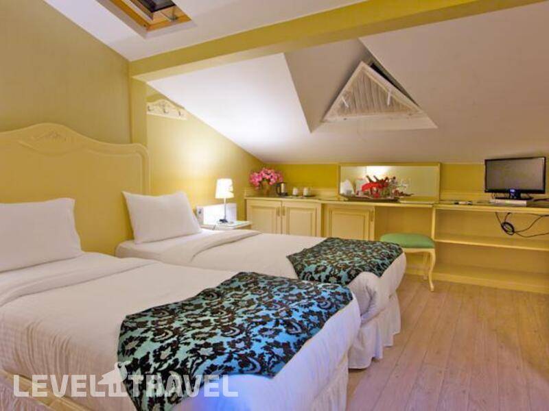 Фотография Raymond Hotel