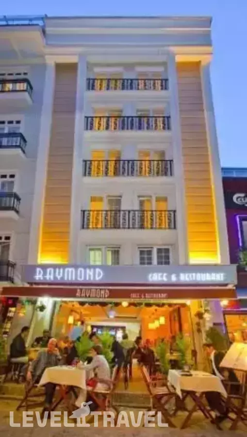 Raymond Hotel