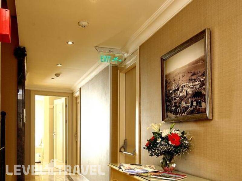 Фотография Raymond Hotel