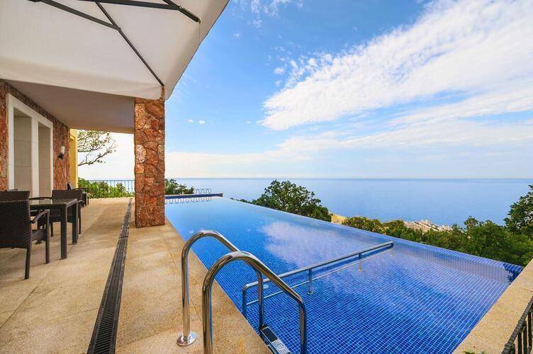 Резиденция Крымский Бриз