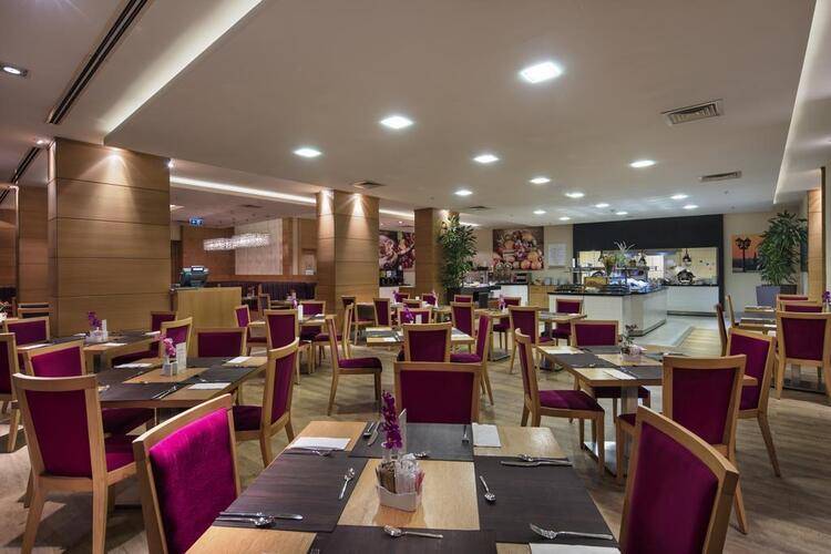 Dosso Dossi Hotels Golden Horn (Eх. Hilton Garden Inn Golden Horn)