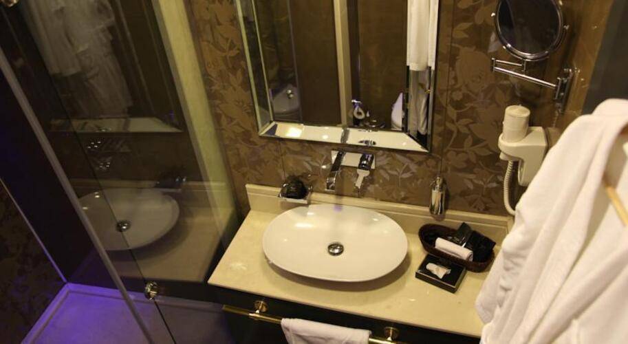 Mirilayon Hotel