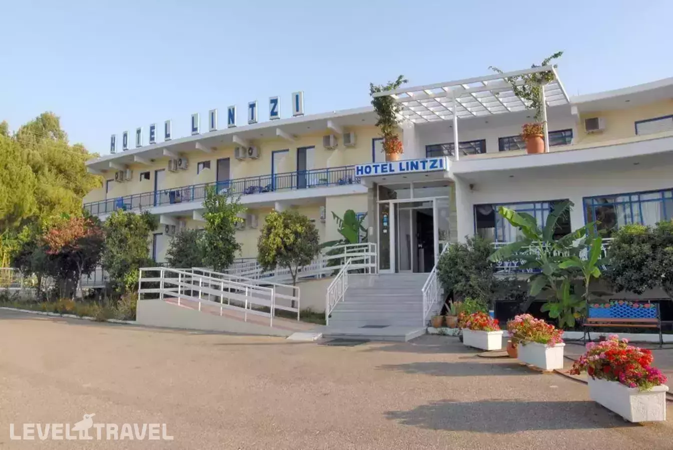 Lintzi Hotel