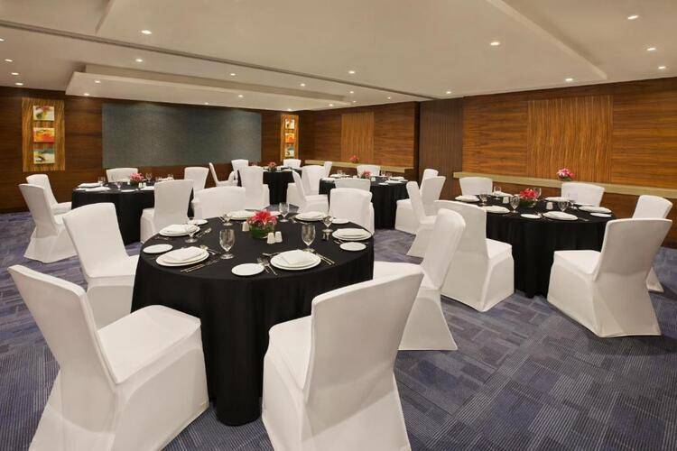 Double Tree By Hilton Hotel & Residence Dubai Al Barsha