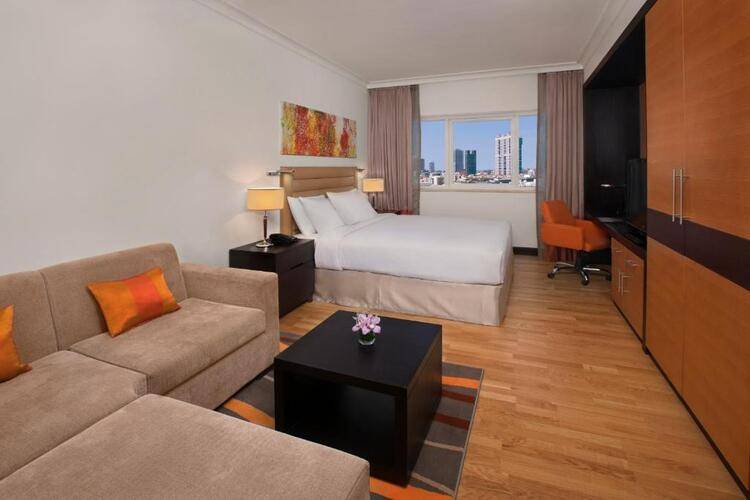 Double Tree By Hilton Hotel & Residence Dubai Al Barsha
