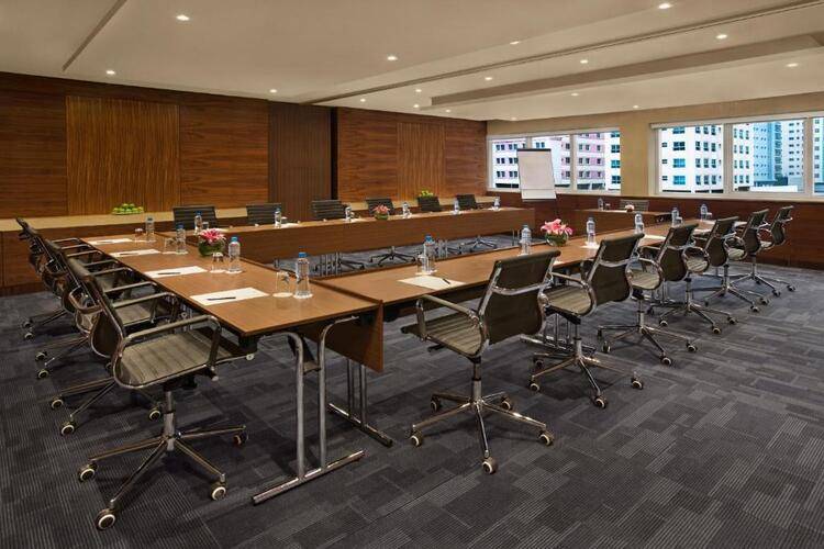 Double Tree By Hilton Hotel & Residence Dubai Al Barsha