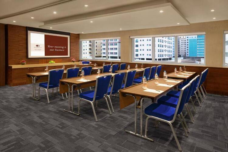 Double Tree By Hilton Hotel & Residence Dubai Al Barsha