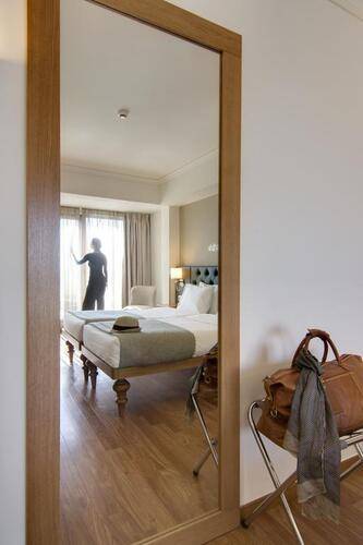 Titania Hotel