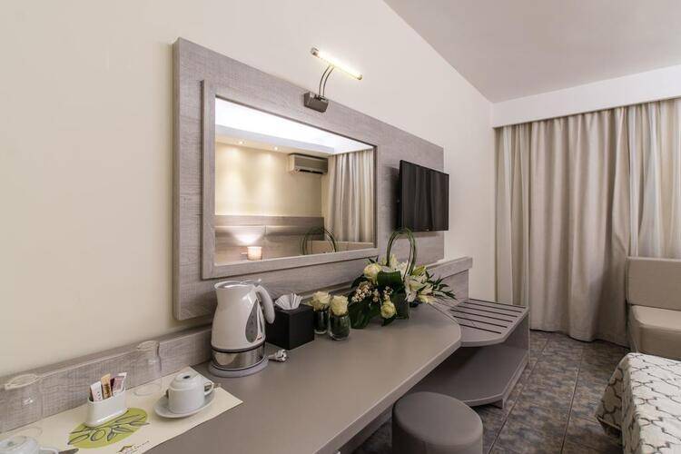 Alexandros Palace Hotel & Suites