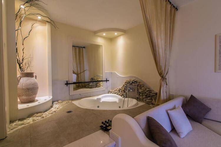 Alexandros Palace Hotel & Suites