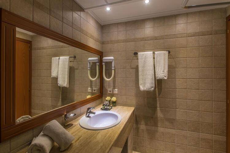 Alexandros Palace Hotel & Suites