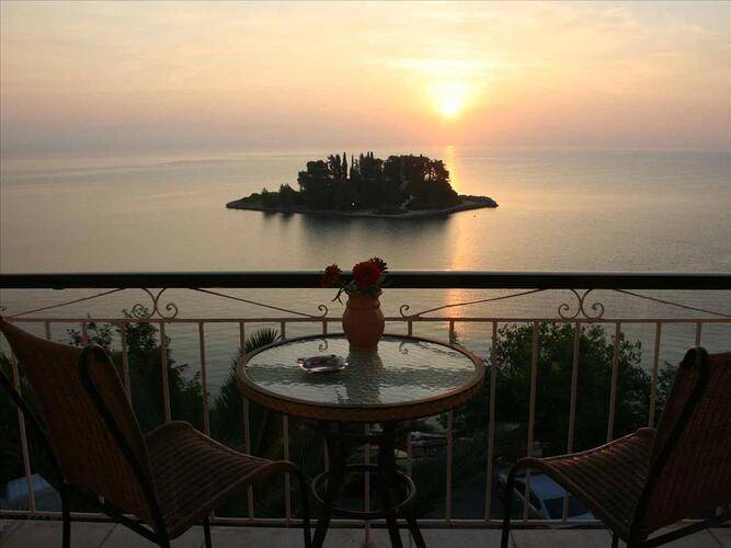Aegli Hotel