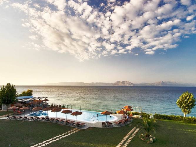 Niforeika Beach Hotel & Bungalows