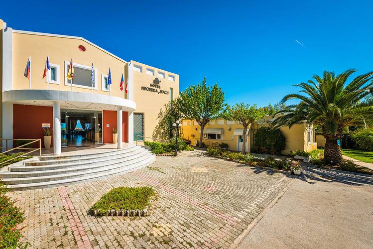 Niforeika Beach Hotel & Bungalows