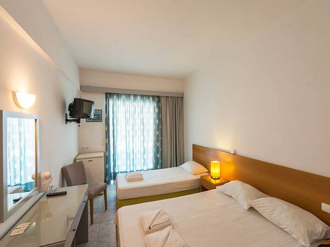 Niforeika Beach Hotel & Bungalows