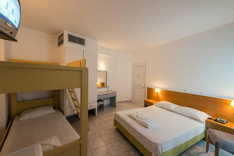 Niforeika Beach Hotel & Bungalows