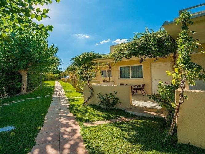 Niforeika Beach Hotel & Bungalows