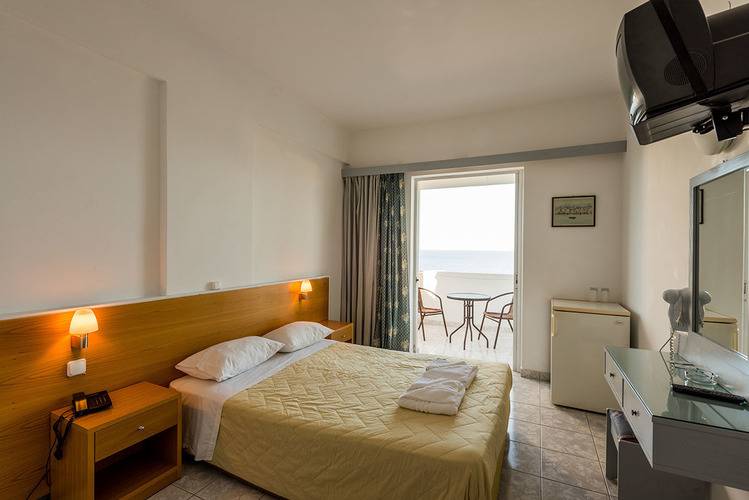Niforeika Beach Hotel & Bungalows