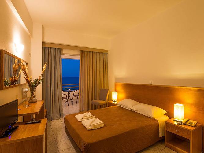 Niforeika Beach Hotel & Bungalows