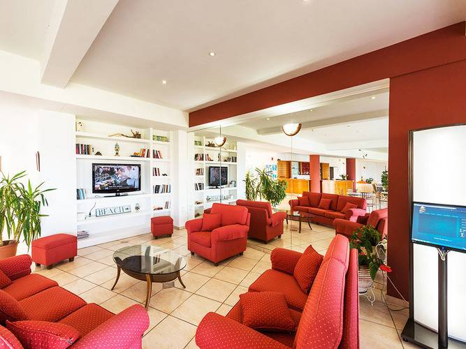 Niforeika Beach Hotel & Bungalows