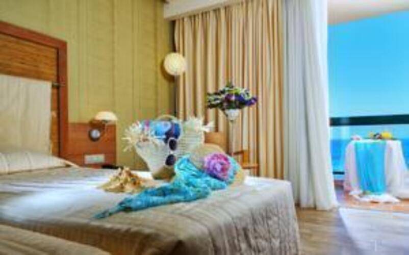 Sirens Beach Hotel & Village