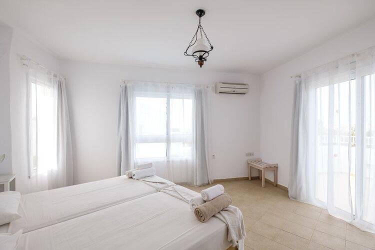 Thalassines Beach Villas