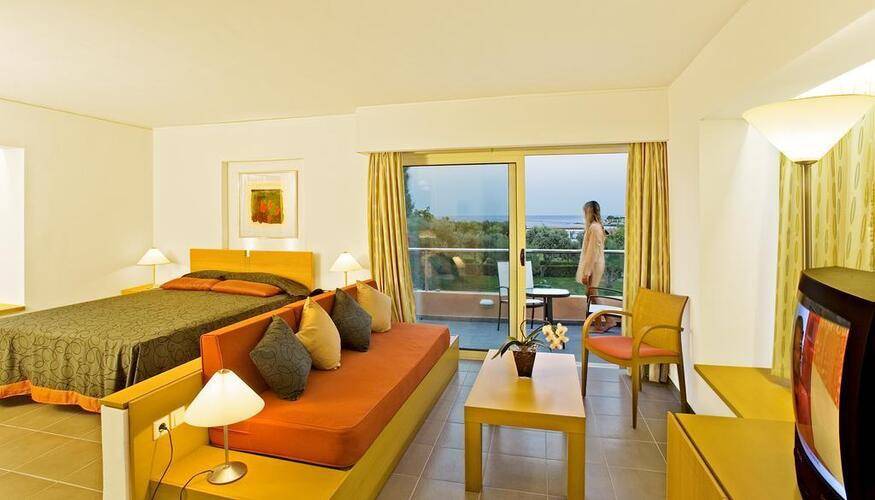 Eden Roc Resort Hotel & Bungalows