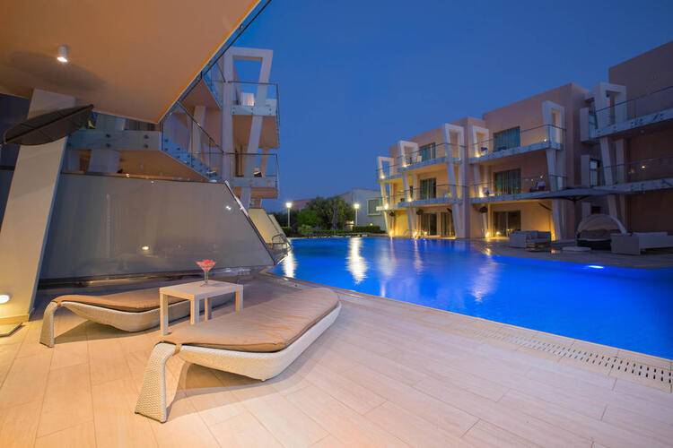 Eden Roc Resort Hotel & Bungalows