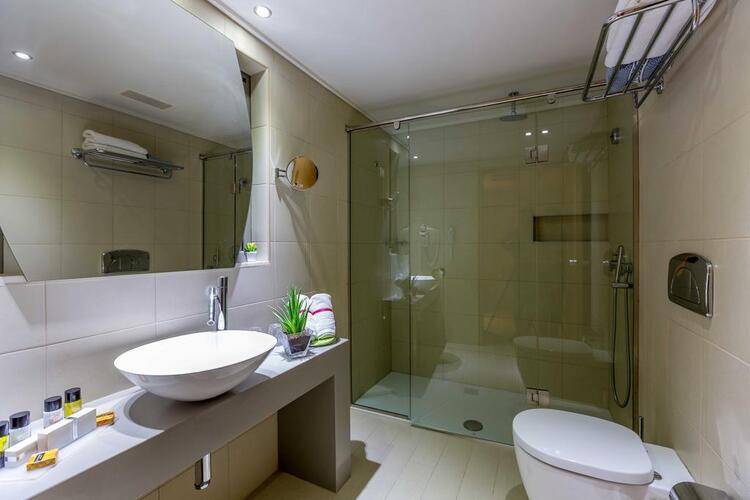 Eden Roc Resort Hotel & Bungalows