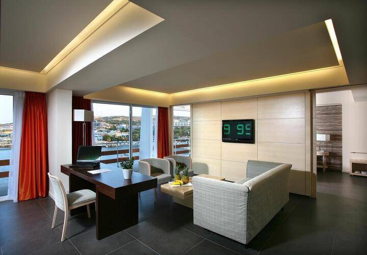Eden Roc Resort Hotel & Bungalows
