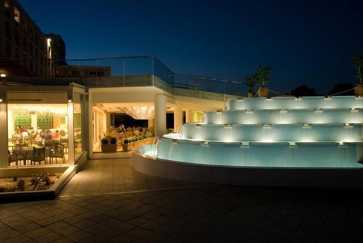 Eden Roc Resort Hotel & Bungalows