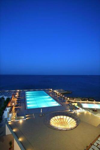 Eden Roc Resort Hotel & Bungalows