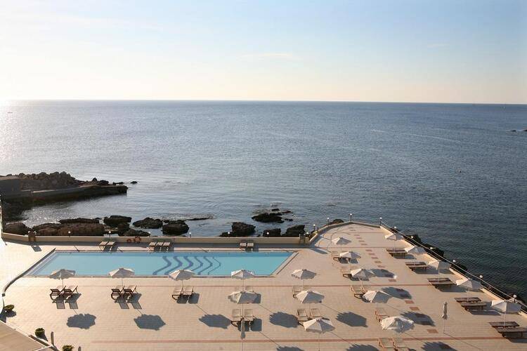 Eden Roc Resort Hotel & Bungalows