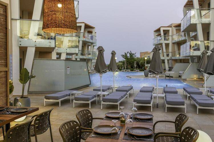 Eden Roc Resort Hotel & Bungalows