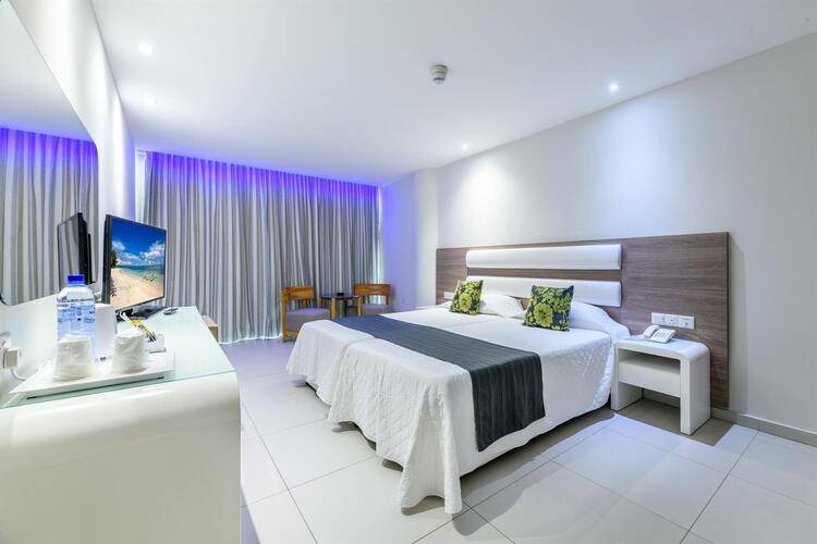 Tasia Maris Sands Hotel (Adults Only 14+)