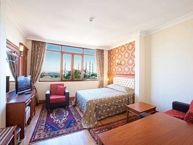 Lausos Hotel