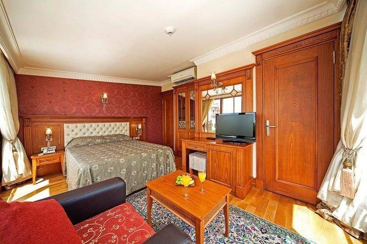 Lausos Hotel