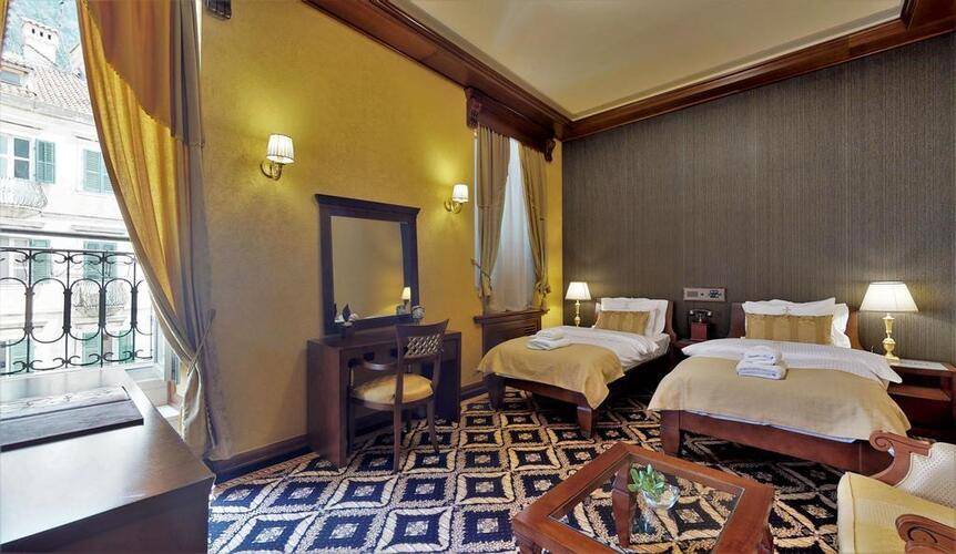 Cattaro Hotel