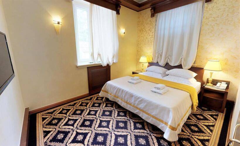 Cattaro Hotel
