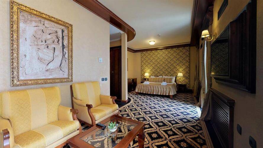 Cattaro Hotel