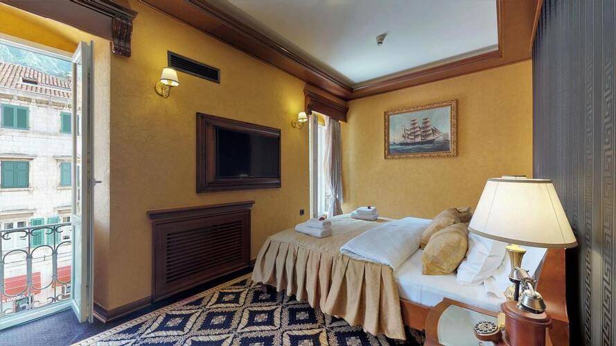 Cattaro Hotel