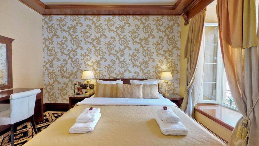 Cattaro Hotel