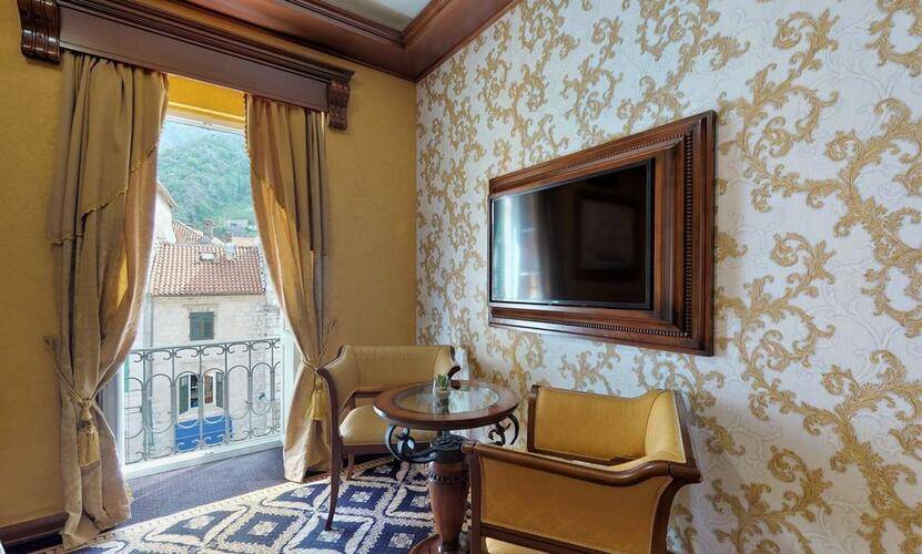 Cattaro Hotel