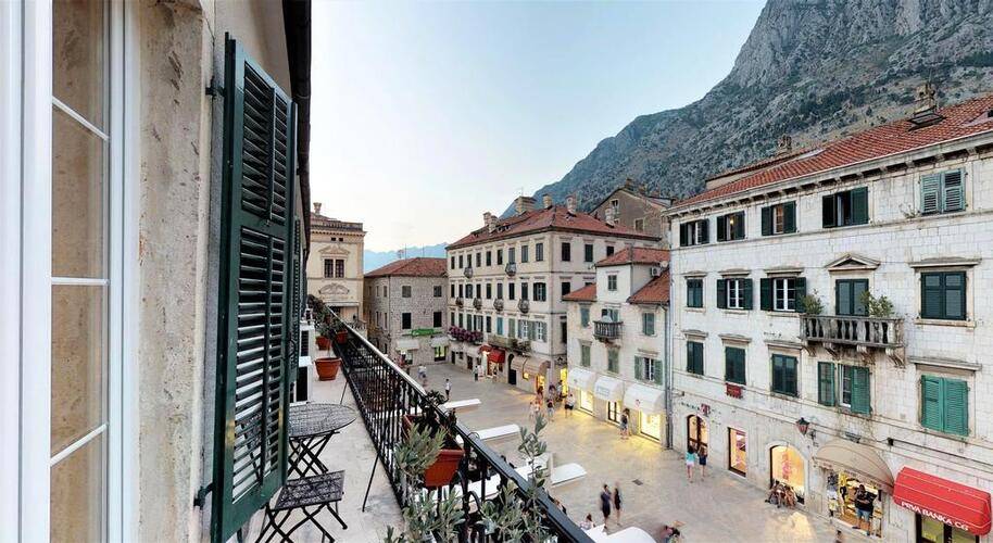 Cattaro Hotel