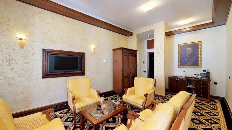 Cattaro Hotel