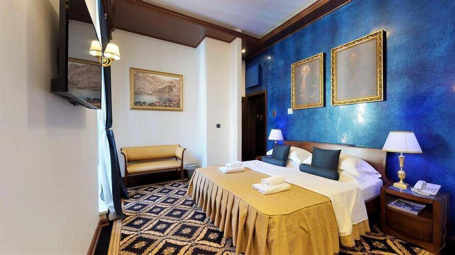 Cattaro Hotel