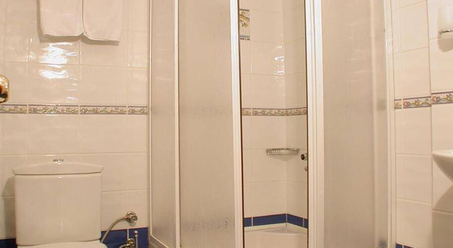 Bakirkoy Tashan Business & Airport Hotel (Ex. Best Western Tashan Business)